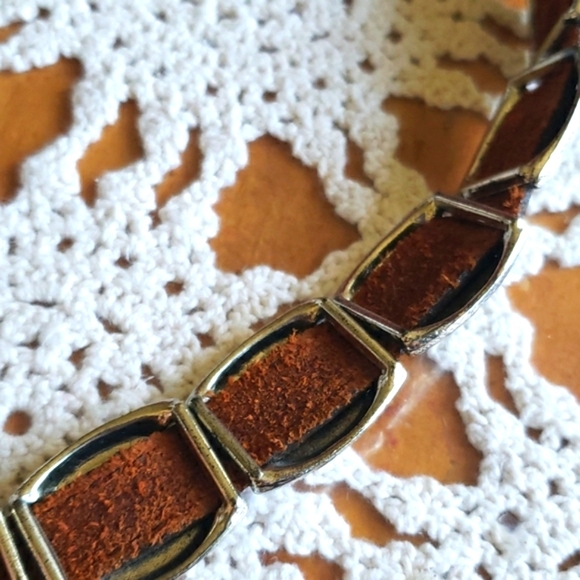 Leather and silver metal belt main image 3